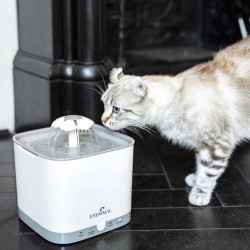 Vodni napajalnik Eyenimal SMART Bloom Pet Fountain